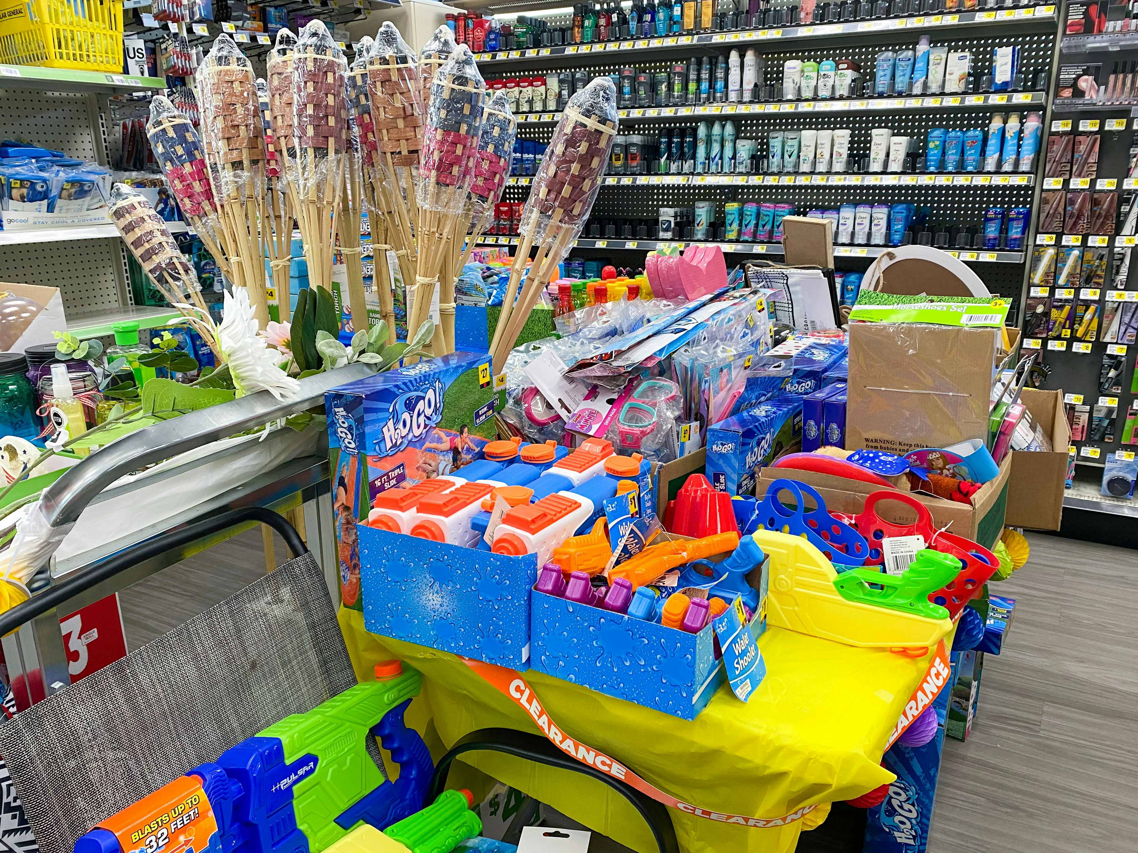 dollar general summer product clearance table