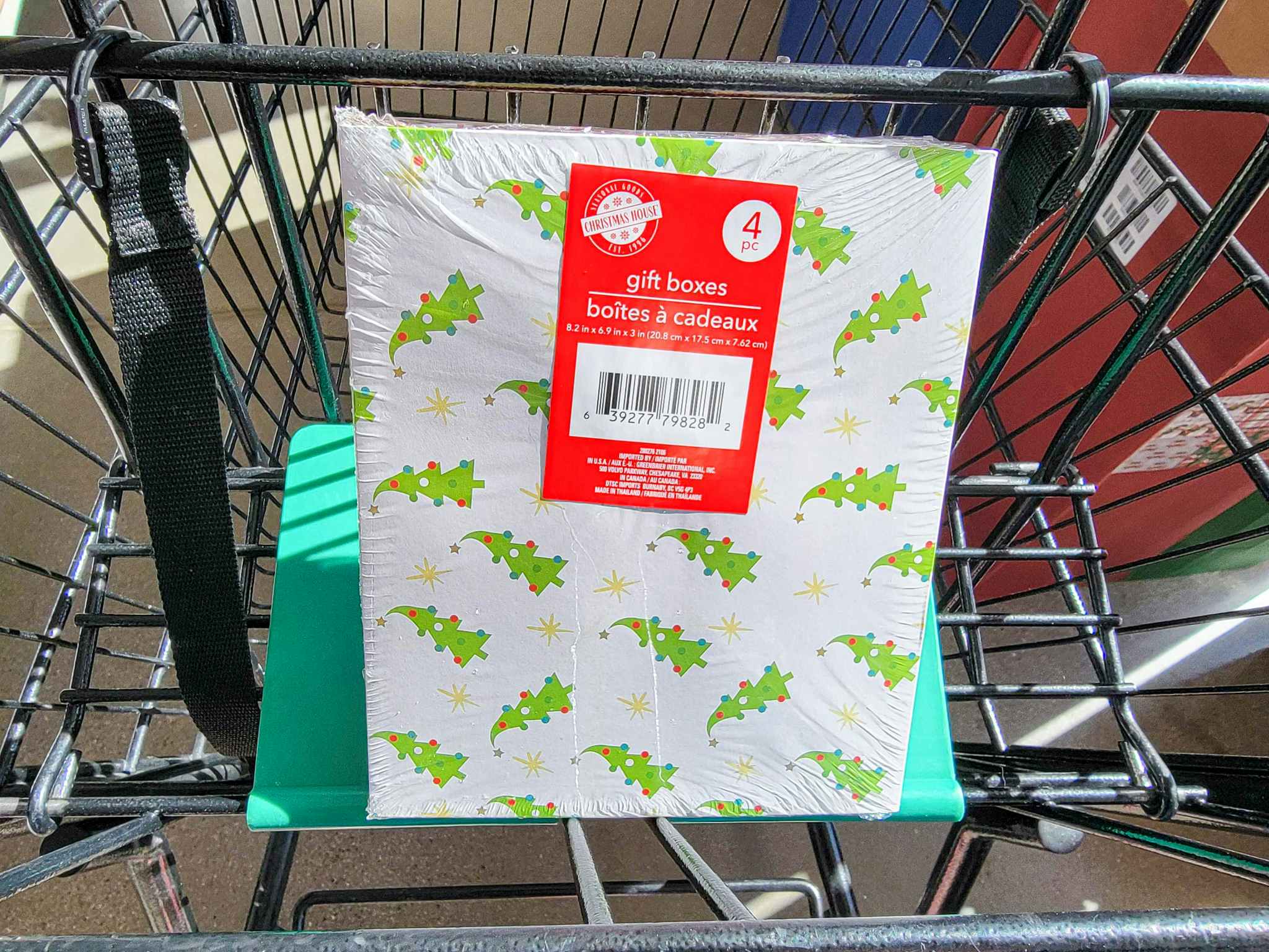 a pack of 4 shirt size christmas gift boxes in a cart
