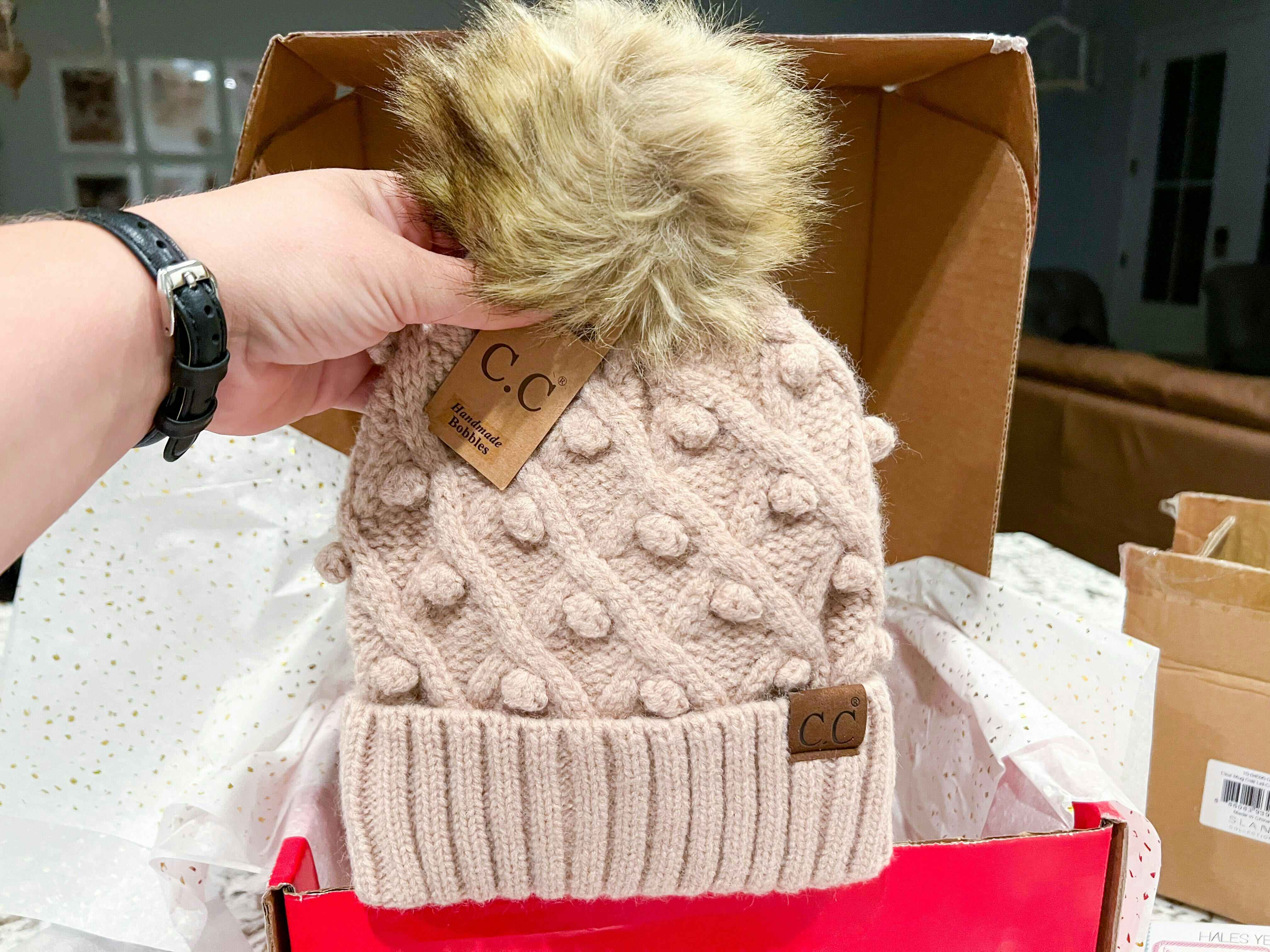 jane-giftables-beanie-2022-nov-1