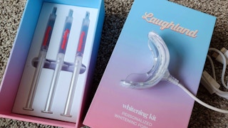 laughland teeth whitening kit oct25 2022 e 1666789681 1666789681 scaled