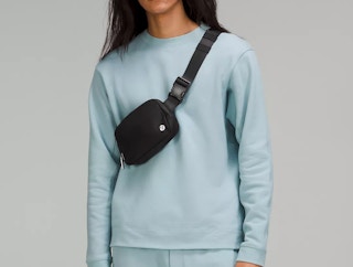 someone wearing the Everywhere Belt Bag