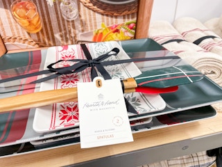 pack of two spatulas laying on tray