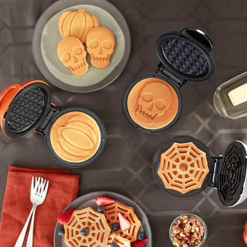 dash halloween mini waffle makers