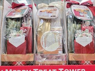treat tower gift sets