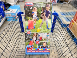 little tikes golf set in walmart cart