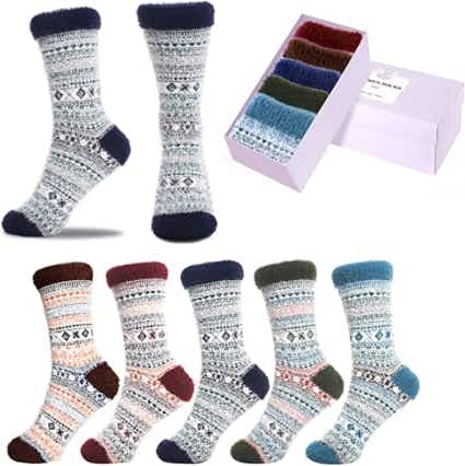 amazon-fuzzy-socks-gift-set