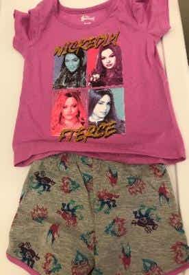 Descendants clothing set included in the Disney clothes recall