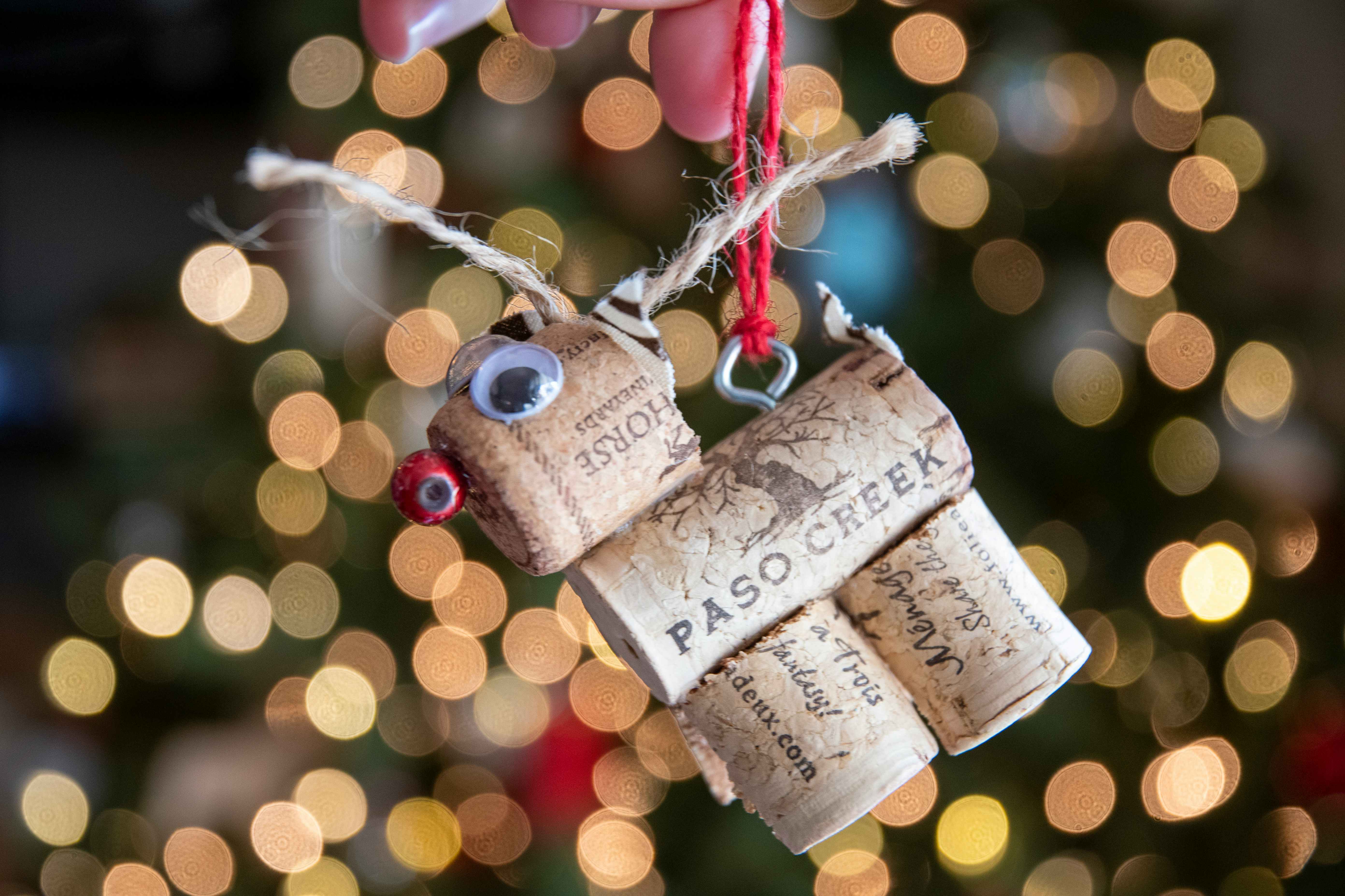 Cork reindeer DIY ornament