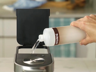 using descaling solution to clean keurig coffee maker