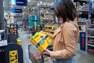 lowes black friday dewalt tools sale joanie 2022 42 1668361911 1668361911