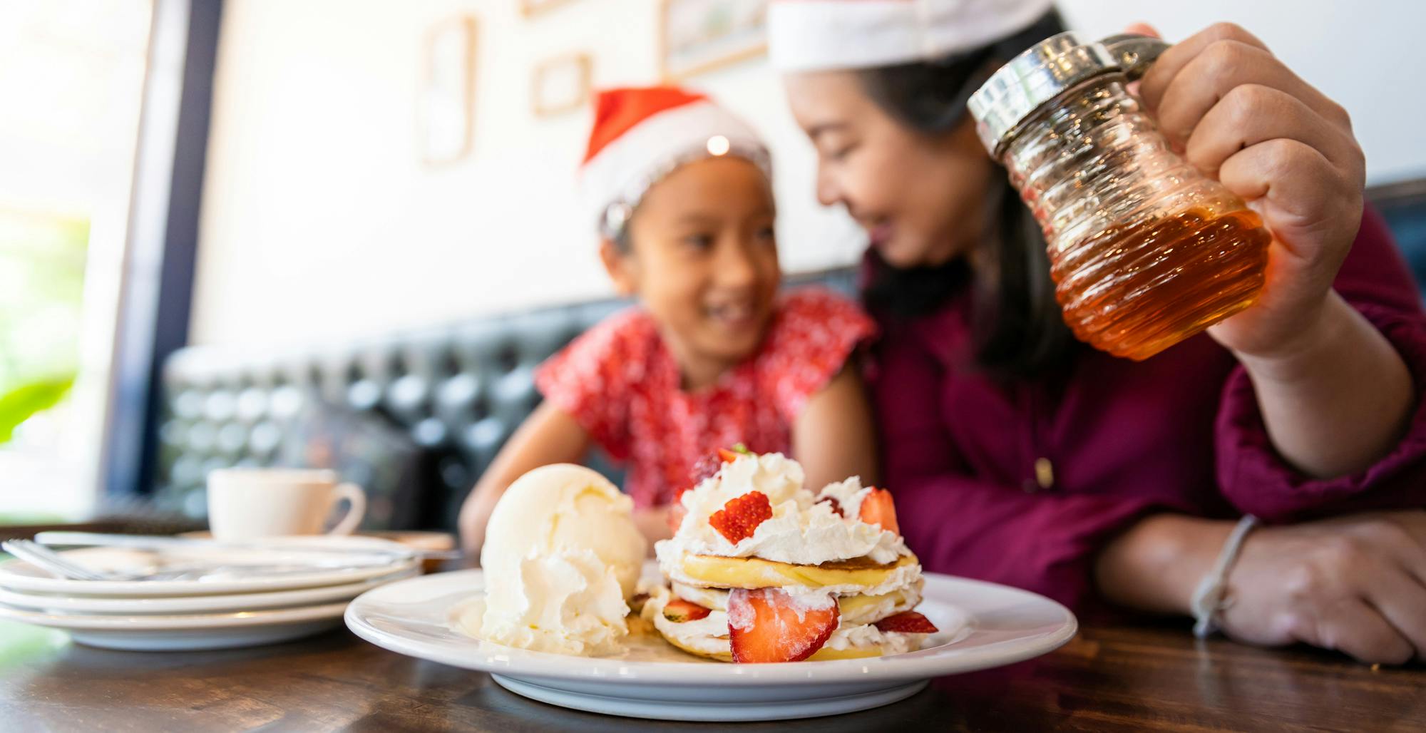 Here Are 48 Restaurants Open on Christmas Eve for Holiday Dining