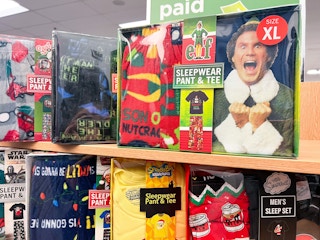 kohls mens character holiday boxed pajama set 2022 5 1671295770 1671295771