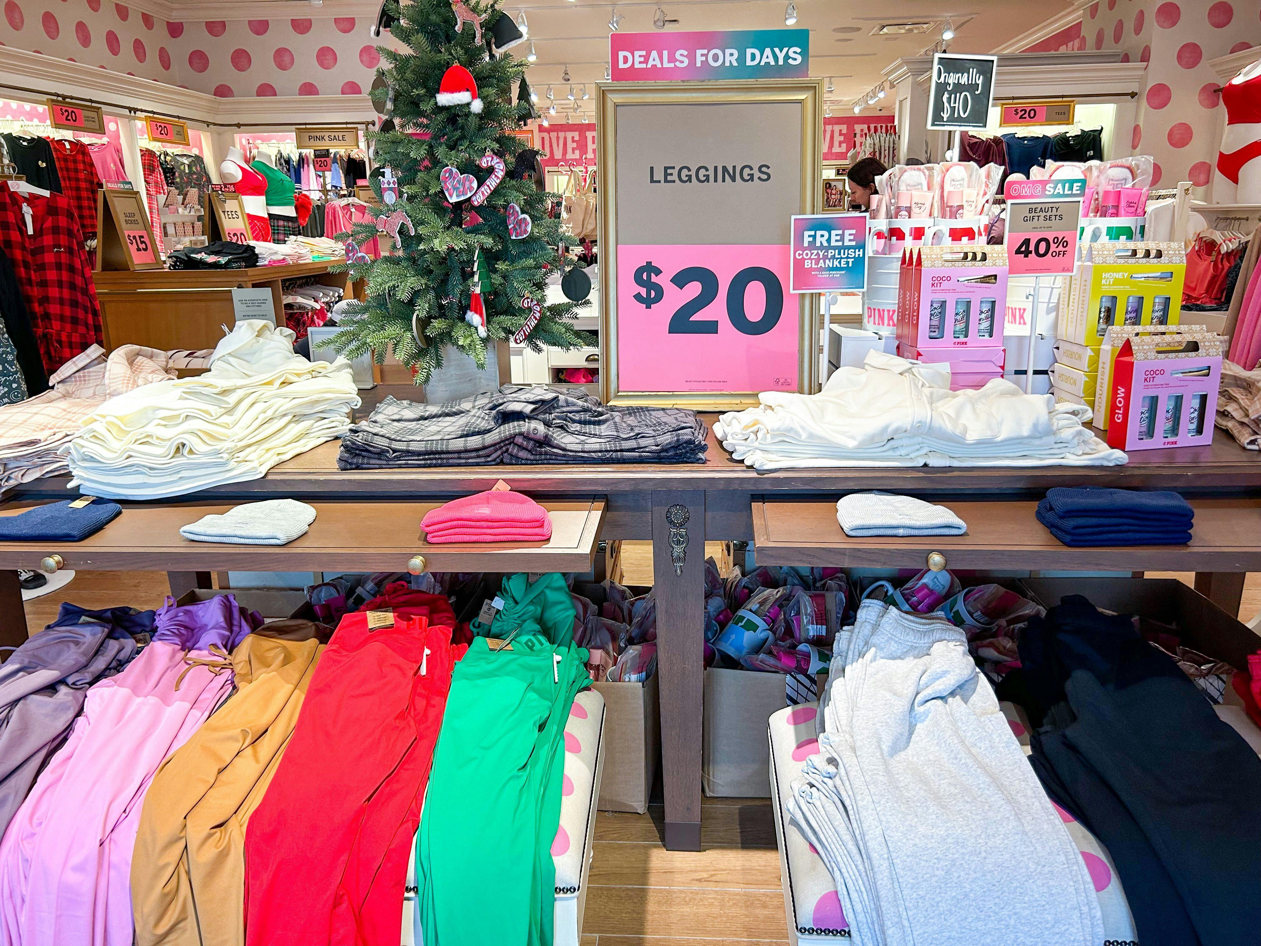 $20 leggings at PINK
