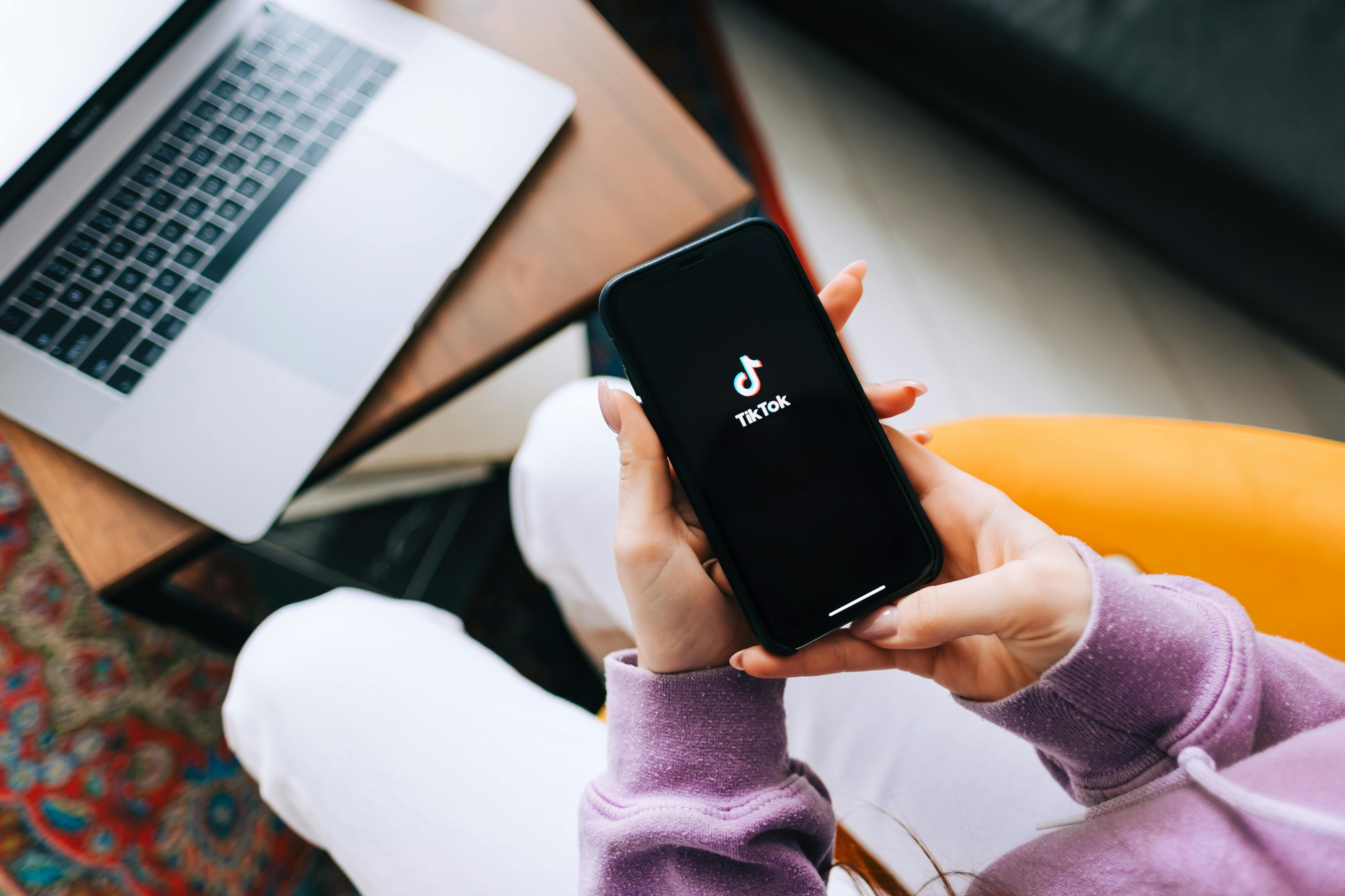 How A Viral Tiktok Made A Brother $15,000 - vlmmoow