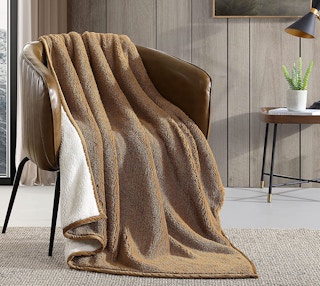 amazon eddie baeuer blanket 2023 2 1674837092 1674837092