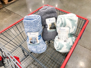 costco artisan cozy knit throw jan 2023 1672932274 1672932274