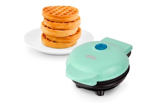 dash mini waffle maker