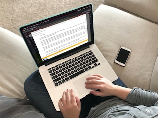 Person writing an email to kitchenaid using Rubin's prewritten template