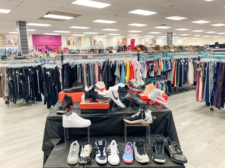 Plato's closet store interior