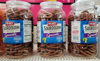 dollar general herrs pretzels 2023 sv 1677611592 1677611592