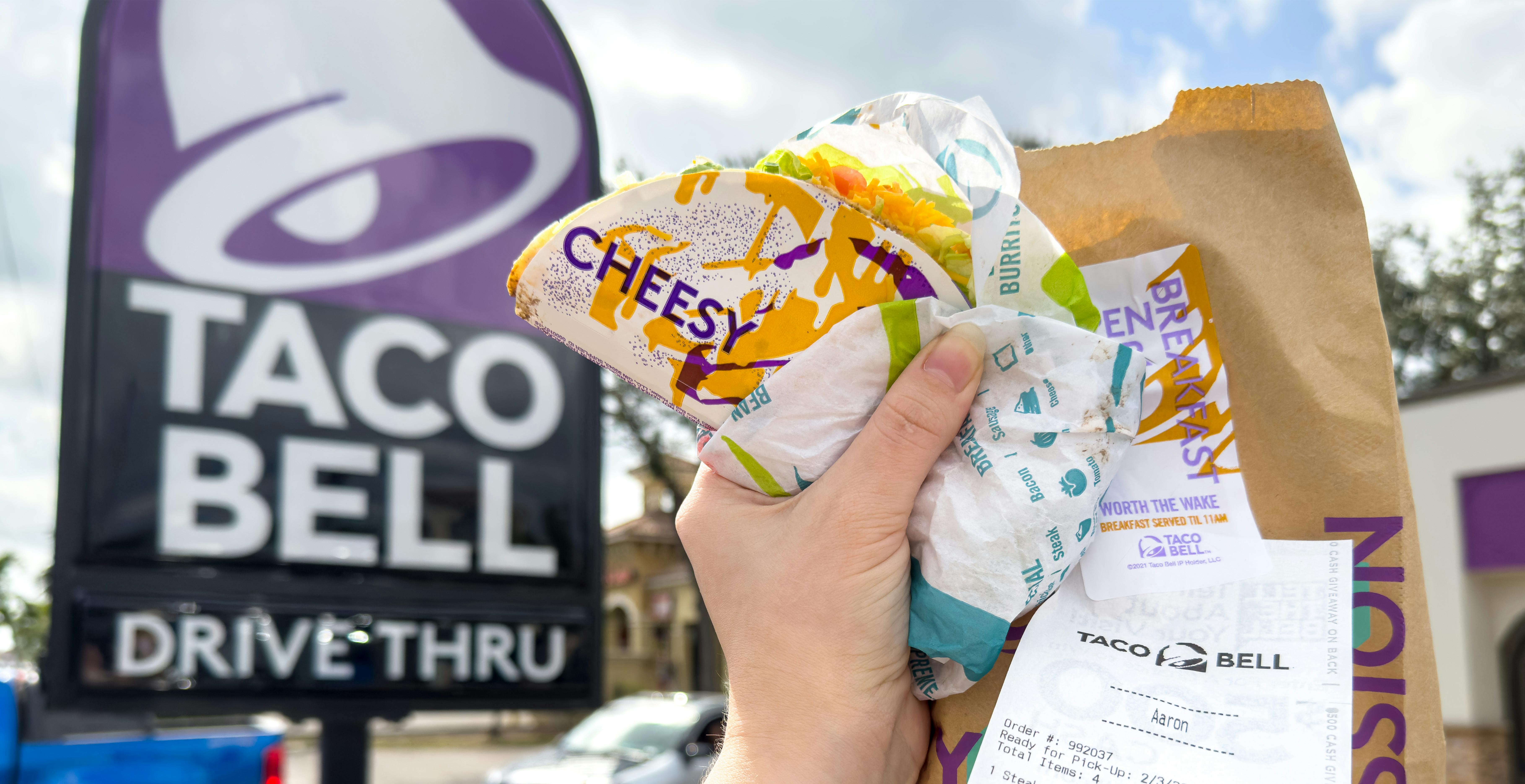 free-taco-bell-crispy-melt-taco-mobile-order-sign-featured