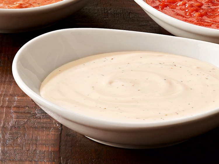 dish of alfredo sauce