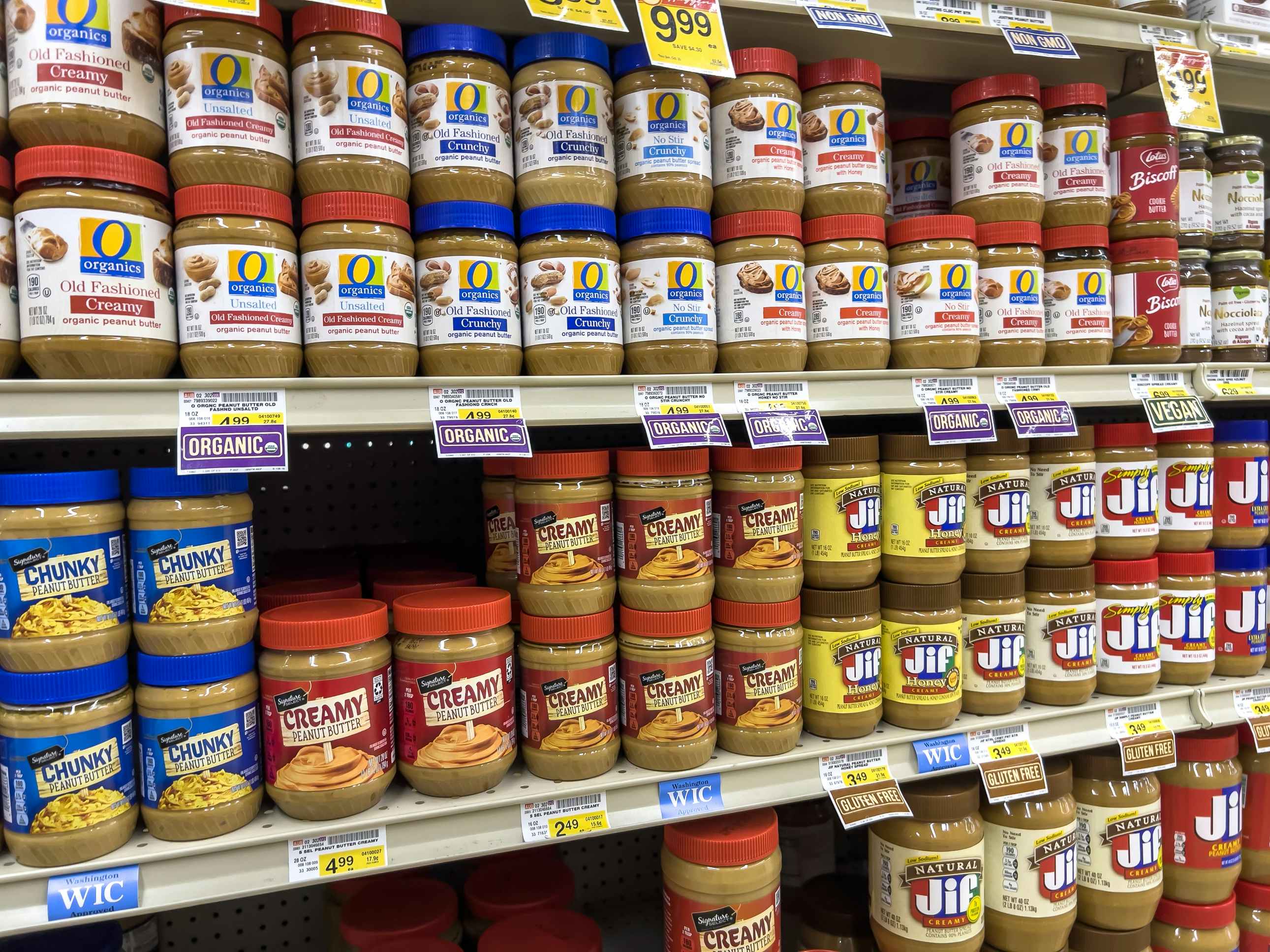 Penut butter brands in a grocery store