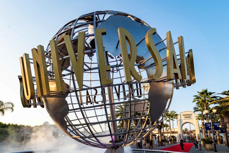 outside universal studios hollywood globe 
