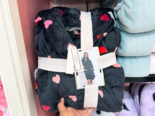 victorias secret short cozy robe in stores 2023 1 1675963426 1675963426