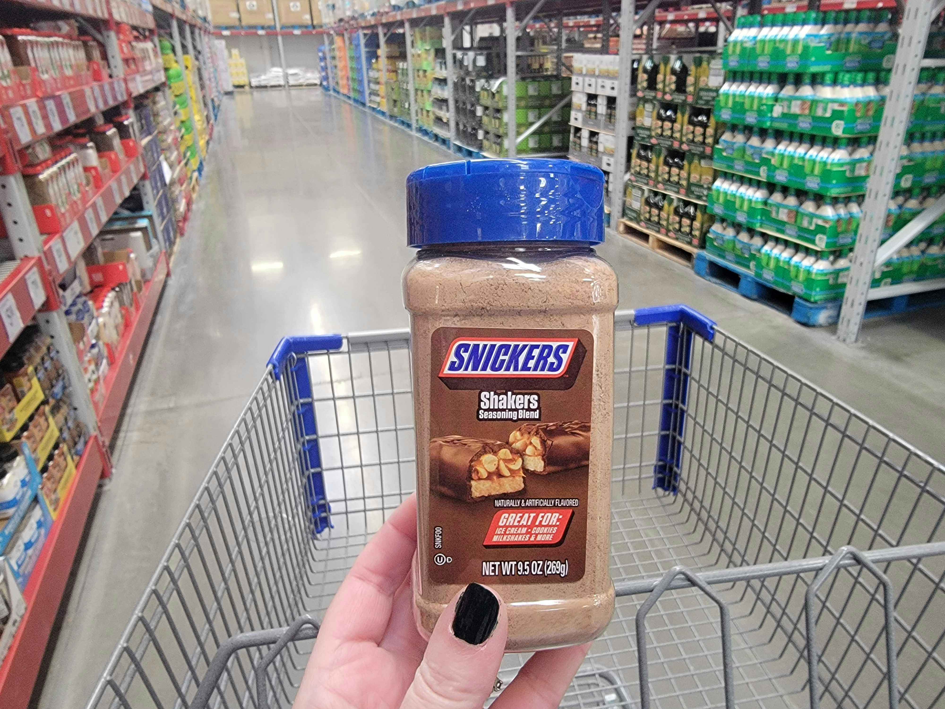 hand holding snickers seasoning