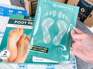 amazon dermora foot peel masks2 1680118568 1680118568
