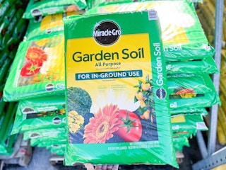 lowes miracle gro garden soil 2023 01 1680190531 1680190531 scaled