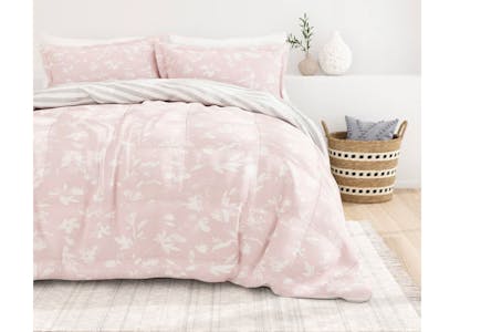 Down-Alternative Blush Comforter Set