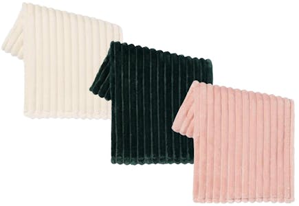 Ribbed Plush Throw Blanket in 3 Colors
