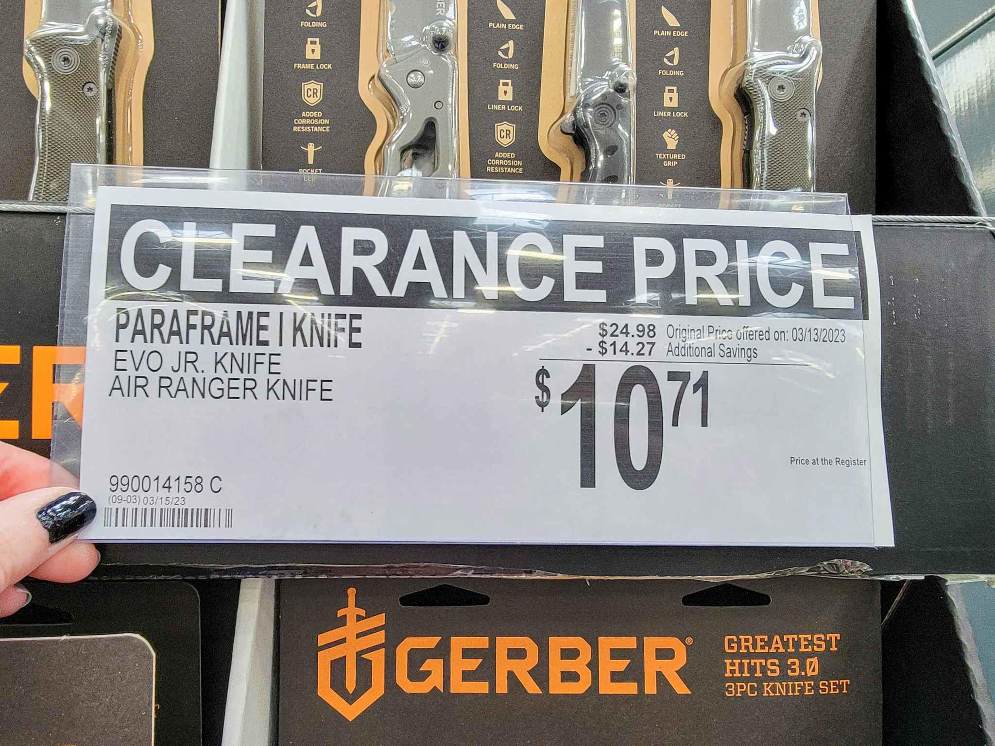 clearance sign for 10.71 gerber knives