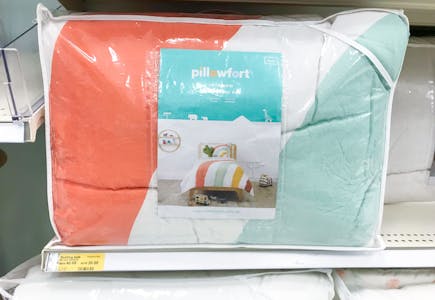 Twin Pillowfort Rainbow Print Comforter Set