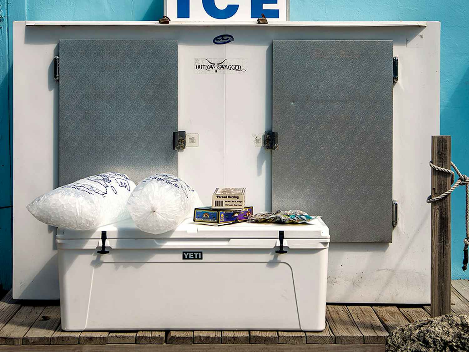 white yeti tundra 250 cooler with ice