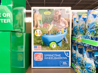 aldi step2 kids wheelbarrow apr 2023 1680778928 1680778928