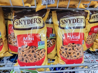 bags of snyders pretzels