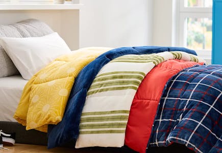 Plush Down-Alternative Comforter