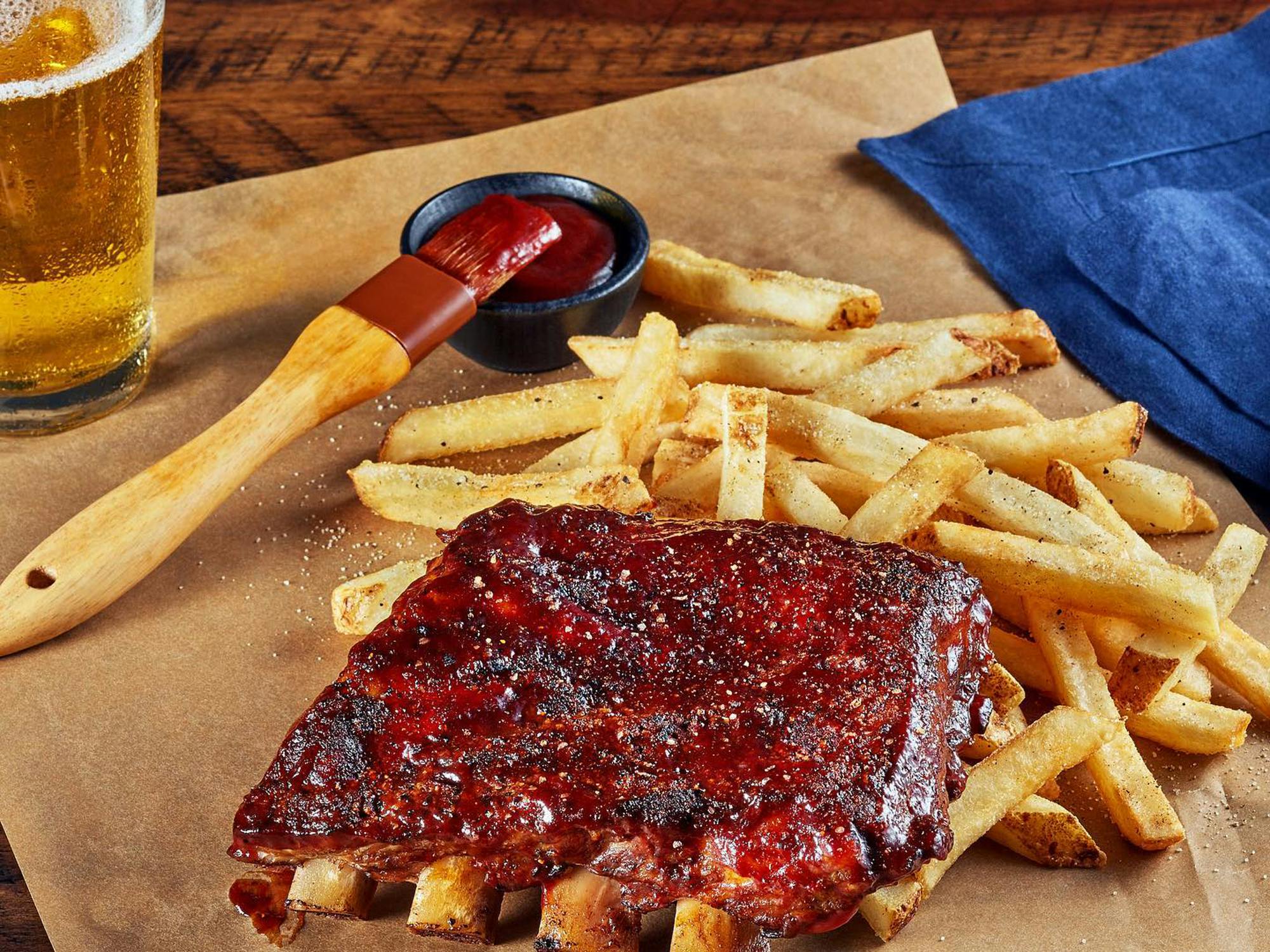 ribs with a side of fries from o charleys