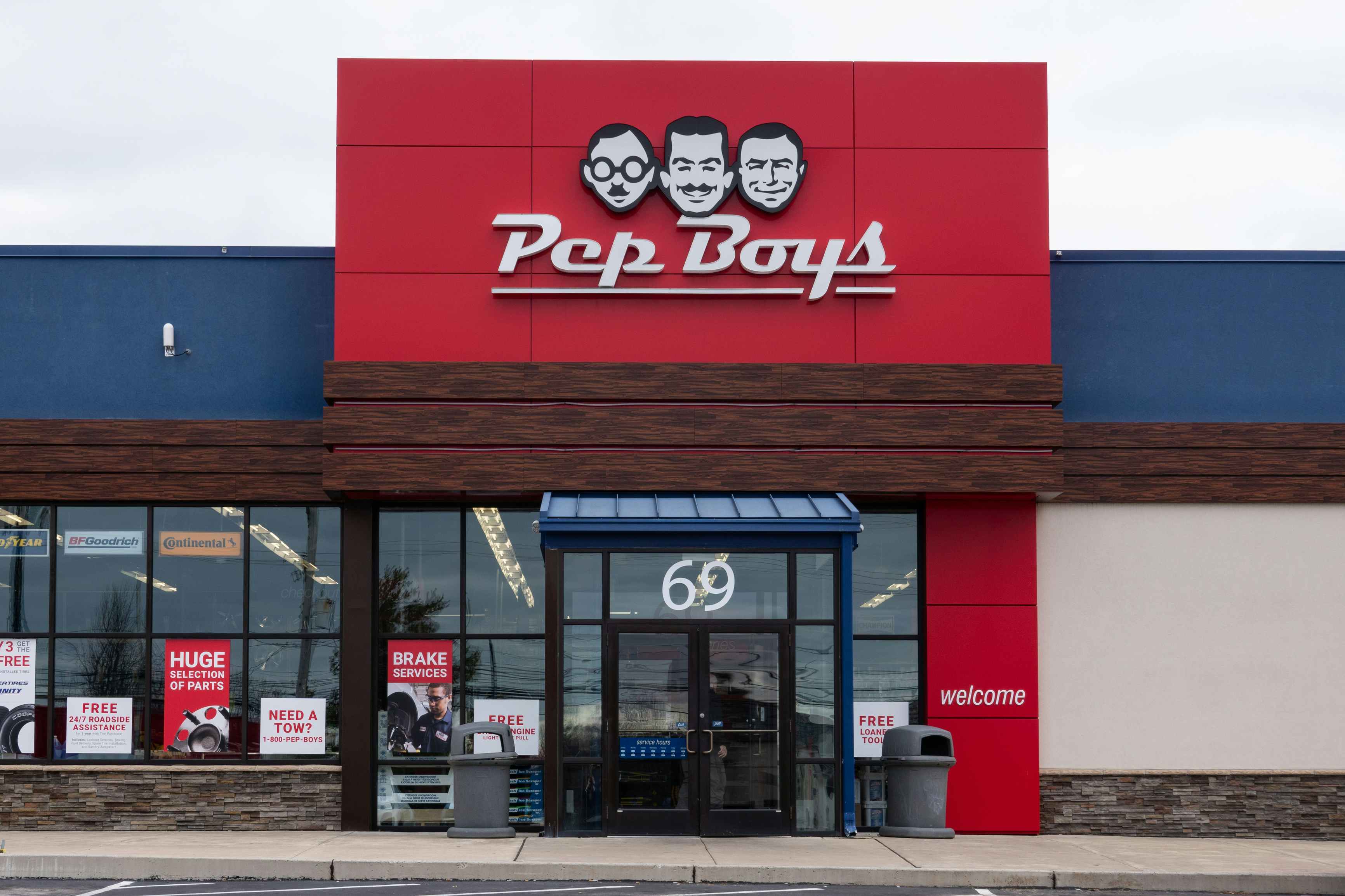 A Pep Boys auto shop store front