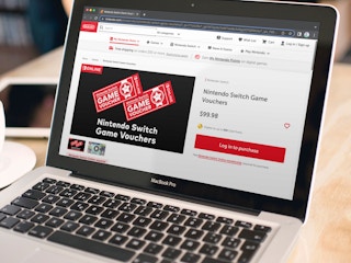 Someone buying some Nintendo game vouchers online