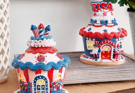 2-Piece Patriotic Cupcake Decor