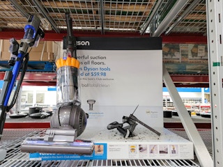 dyson ball vacuum display