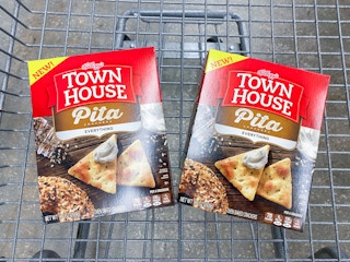 walmart town house pita everything crackers c 1685559278 1685559278