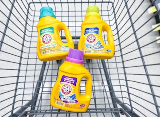 arm and hammer laundry detergent in a cart