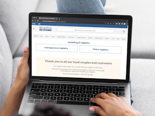 Someone looking at the message on the Bed Bath & Beyond Wedding Registry page