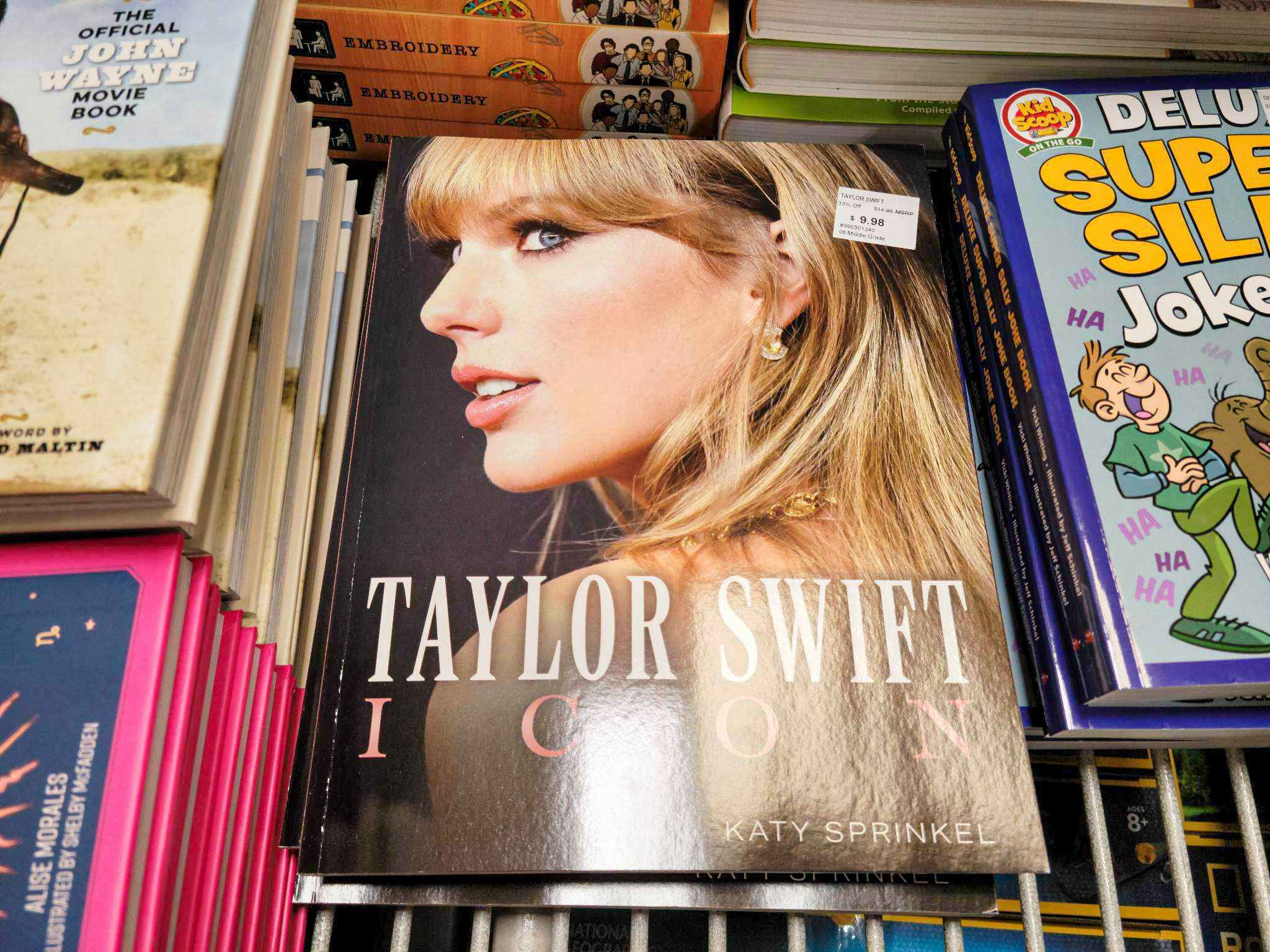 taylor swift book