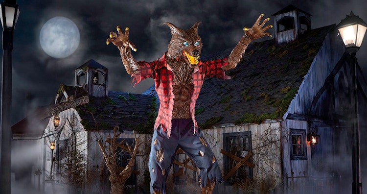 Werewolf halloween display 